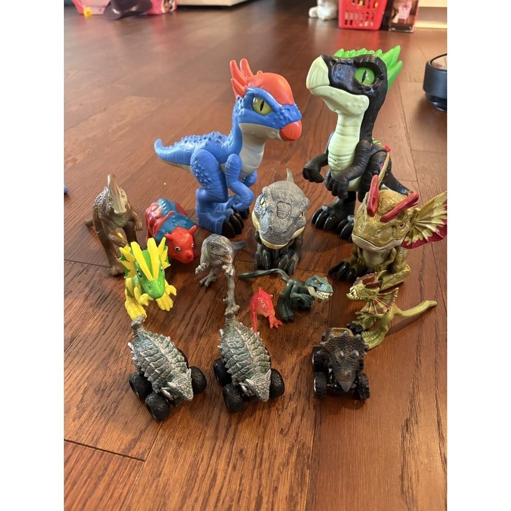 JURASSIC WORLD LOT OF Plus Extras DINOSAUR TRUCKS LOT Of 14